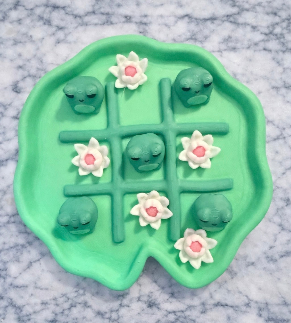 Frog tic tac toe ￼